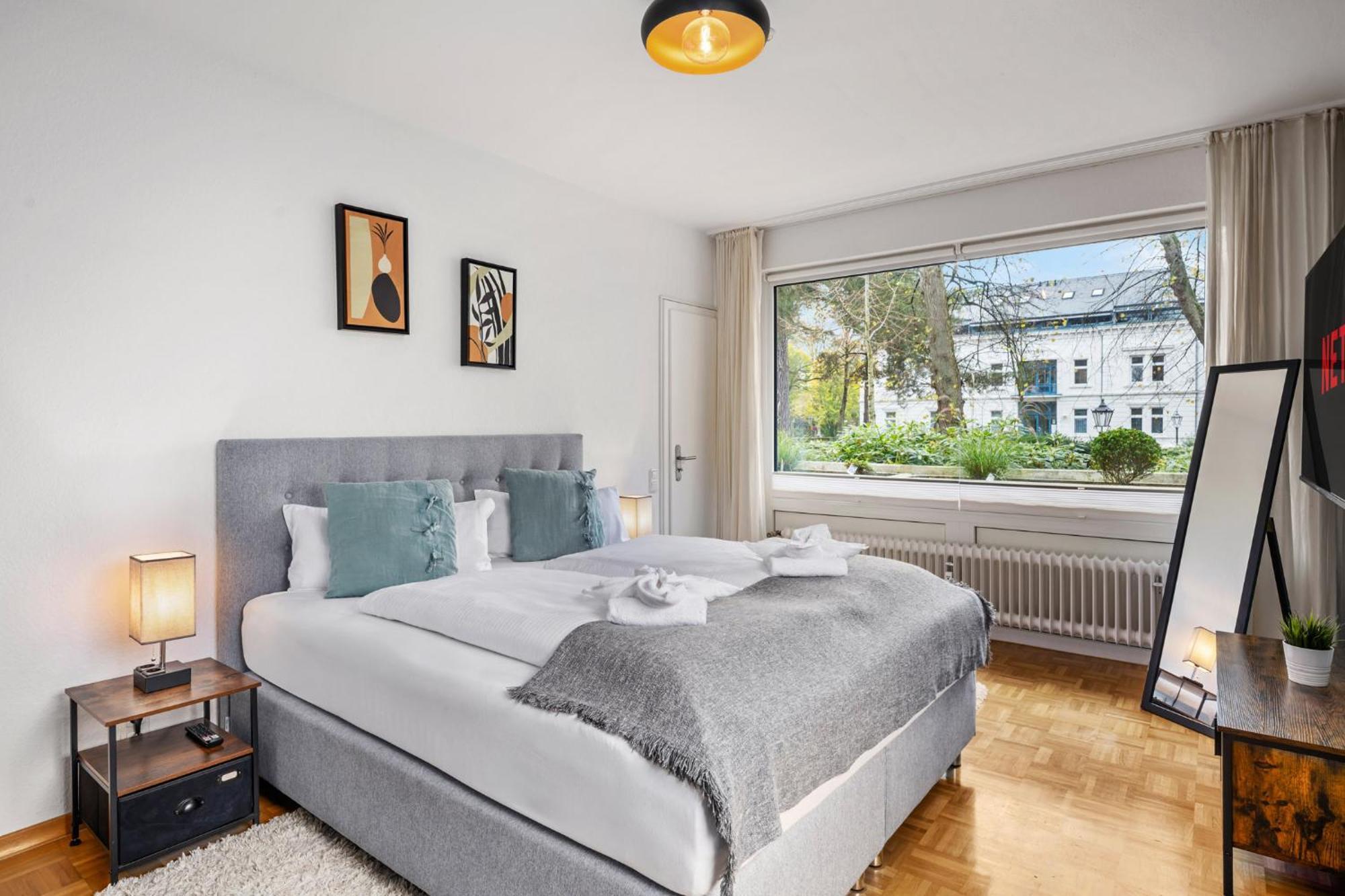 Stilvolle Stadtoase, 116 Qm, Parkblick, Wassernah, Parkplatz วิลเฮล์มฮาเฟน ภายนอก รูปภาพ